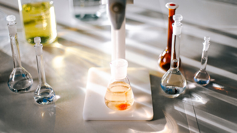 Glass distillation instruments