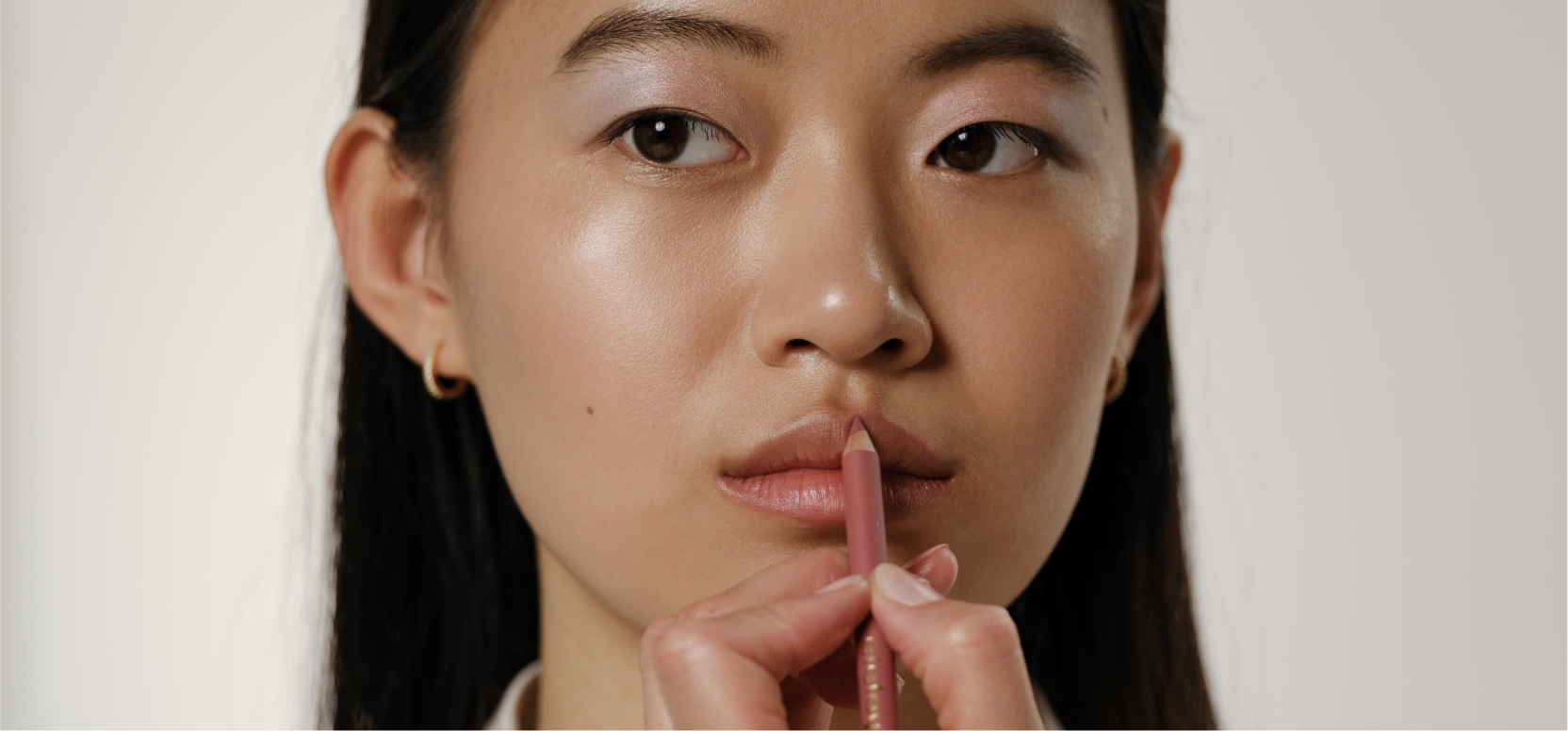 Mannequin portant Phyto-Rouge Shine