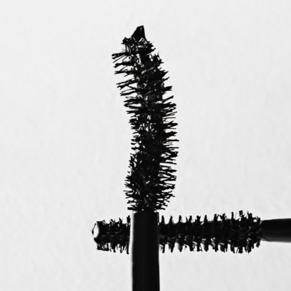So Curl's actives fortify lashes day after day.
