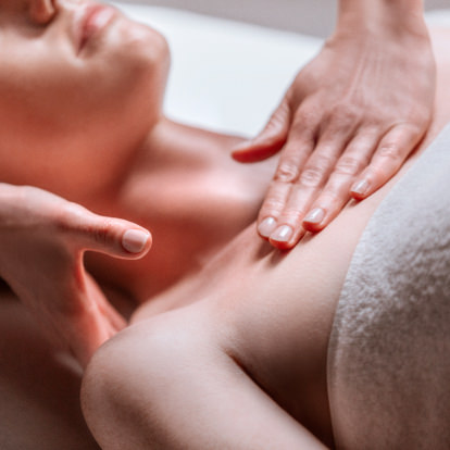 Body massage at Maison Sisley