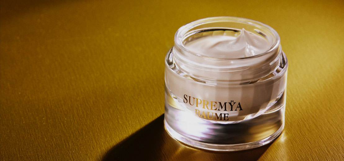 With Supremÿa Baume at Night, discover the powerful effects of Supreme Anti-Aging Skincare combined with an intensive nourishing complex