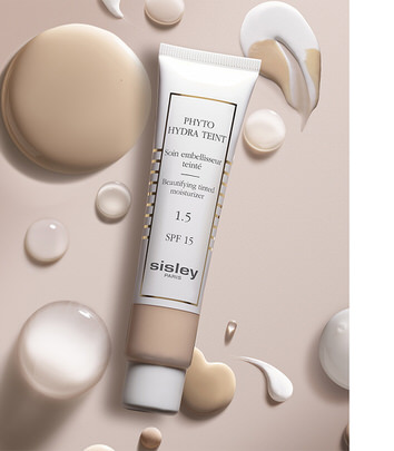 A moisturising foundation with a natural finish