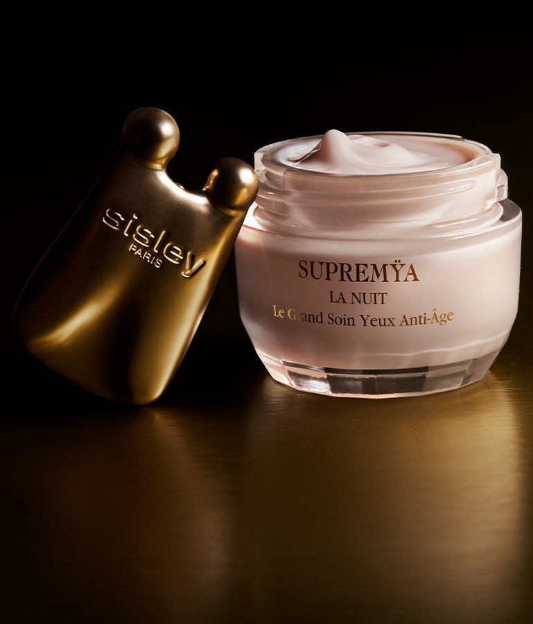 Lifts wrinkles, fine lines and drooping around the eyes.