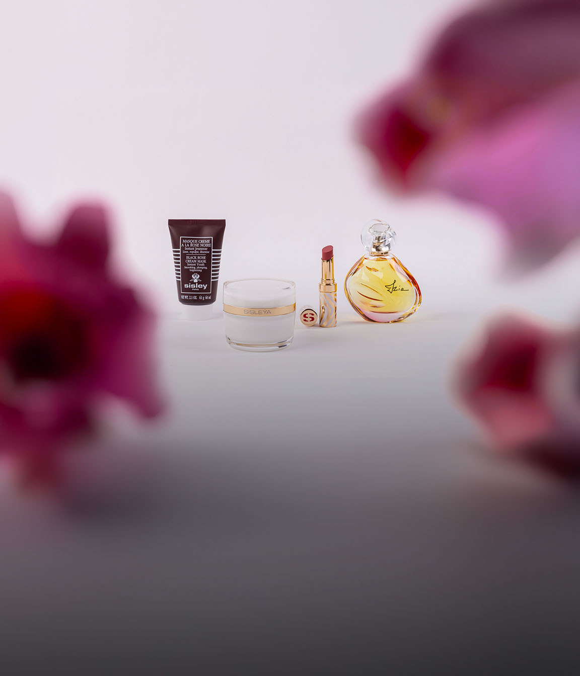 prodotti sisley con dettaglio di fiori